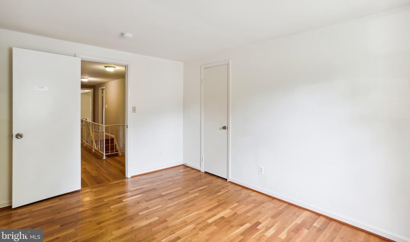 9764 Whetstone Dr, Gaithersburg MD 20886-3120 exterior