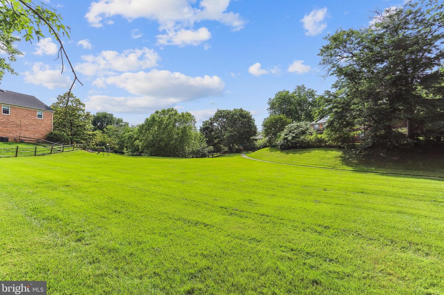 9764 Whetstone Dr, Gaithersburg MD 20886-3120 exterior