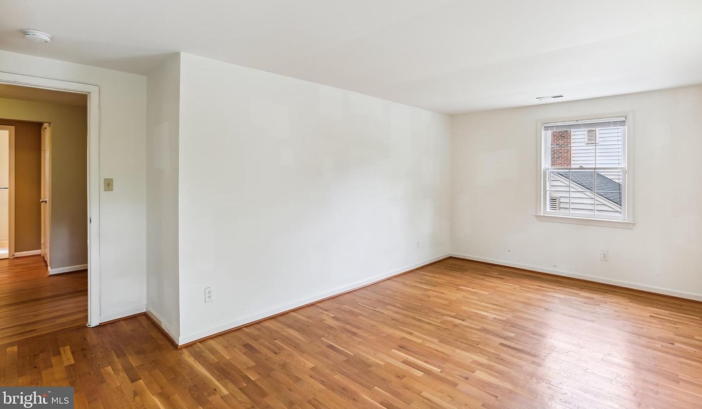 9764 Whetstone Dr, Gaithersburg MD 20886-3120 exterior