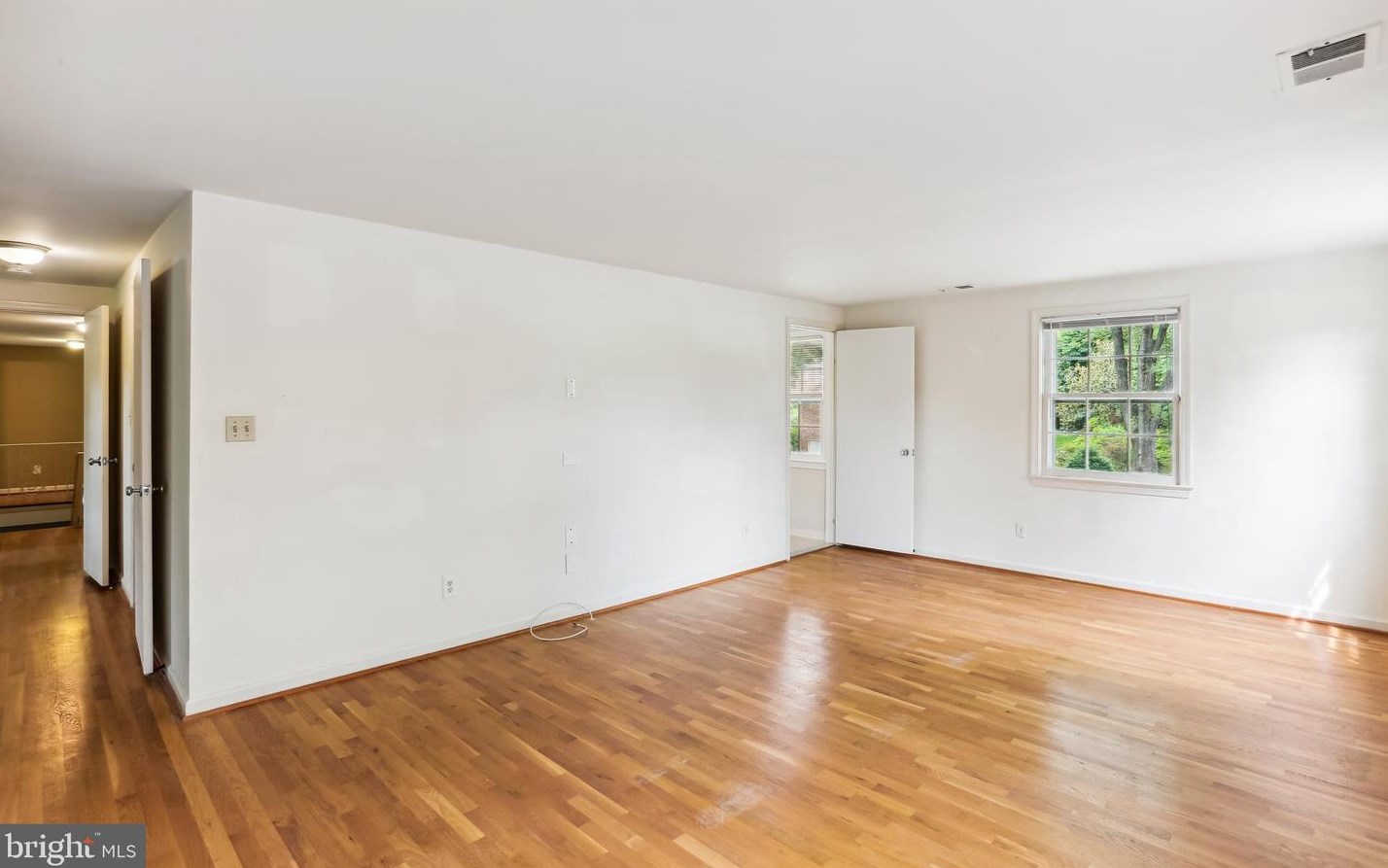 9764 Whetstone Dr, Gaithersburg MD 20886-3120 exterior