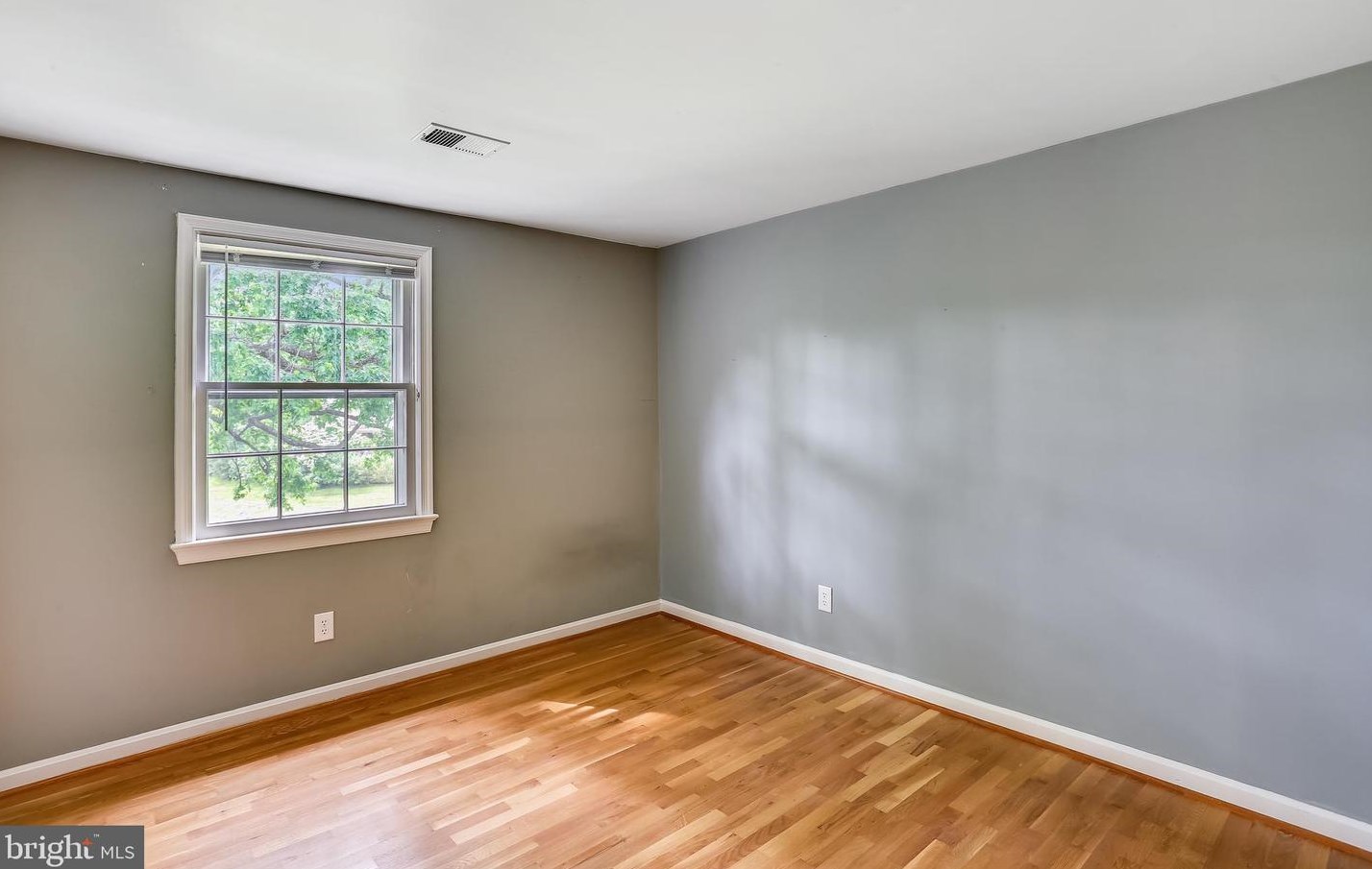 9764 Whetstone Dr, Gaithersburg MD 20886-3120 exterior