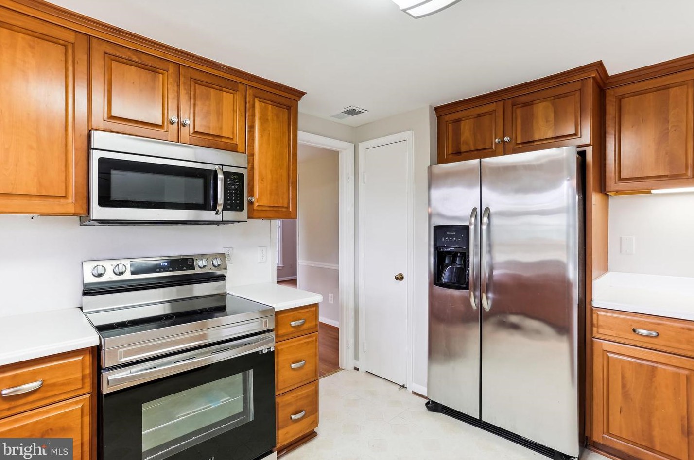 9764 Whetstone Dr, Gaithersburg MD 20886-3120 exterior