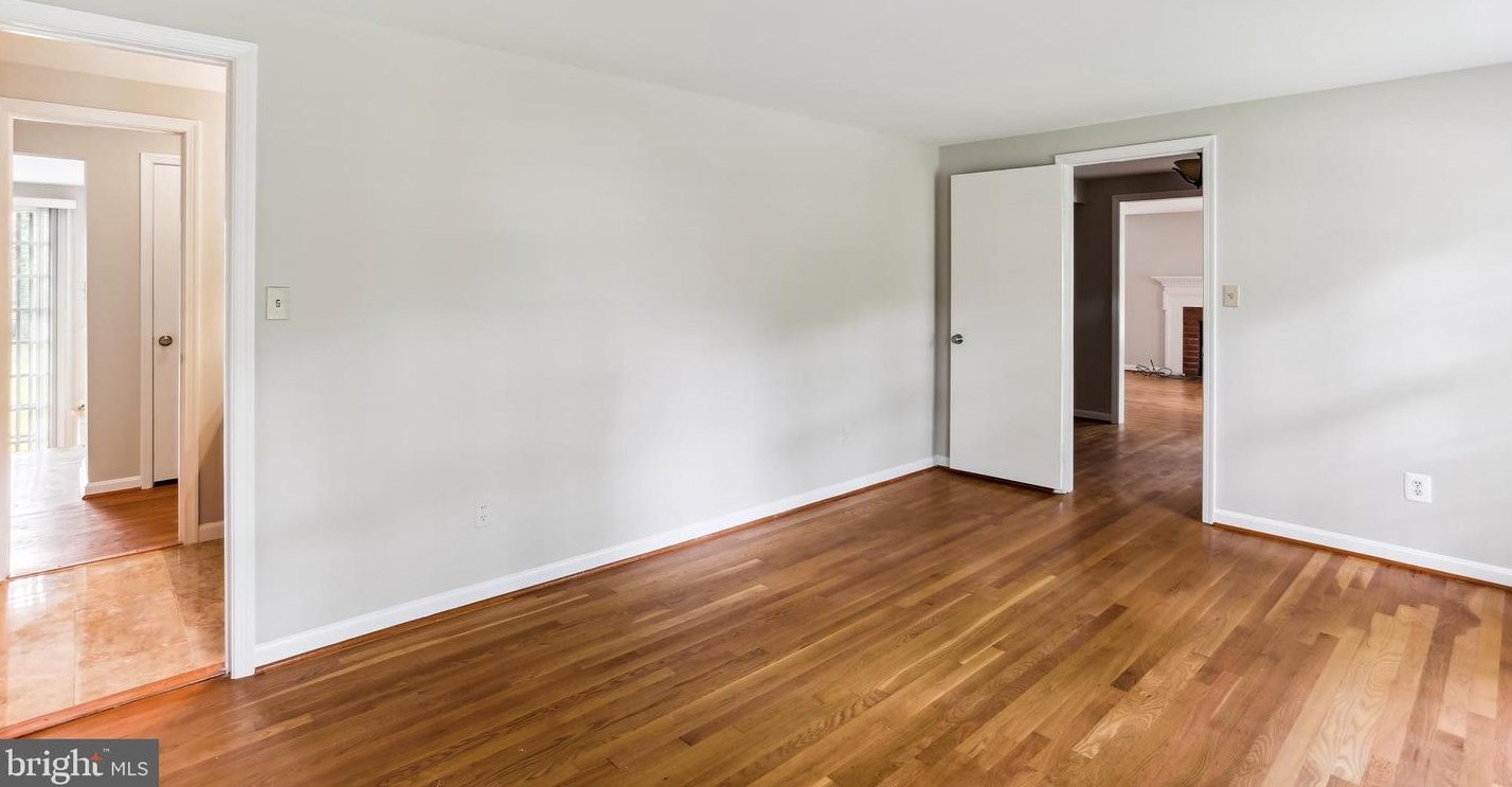 9764 Whetstone Dr, Gaithersburg MD 20886-3120 exterior