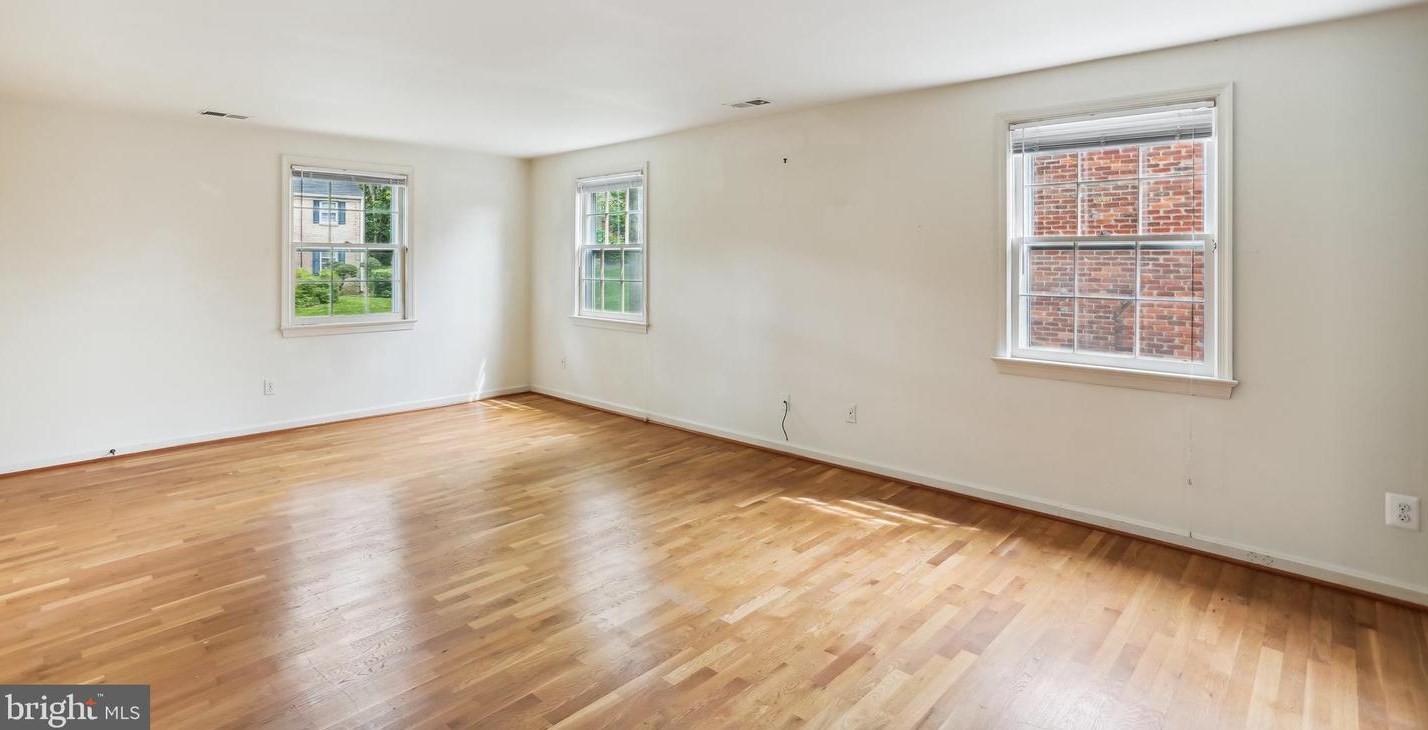 9764 Whetstone Dr, Gaithersburg MD 20886-3120 exterior