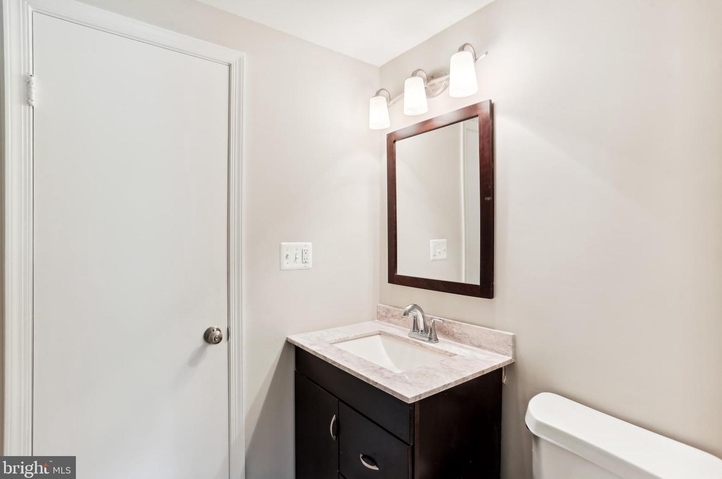 9764 Whetstone Dr, Gaithersburg MD 20886-3120 exterior