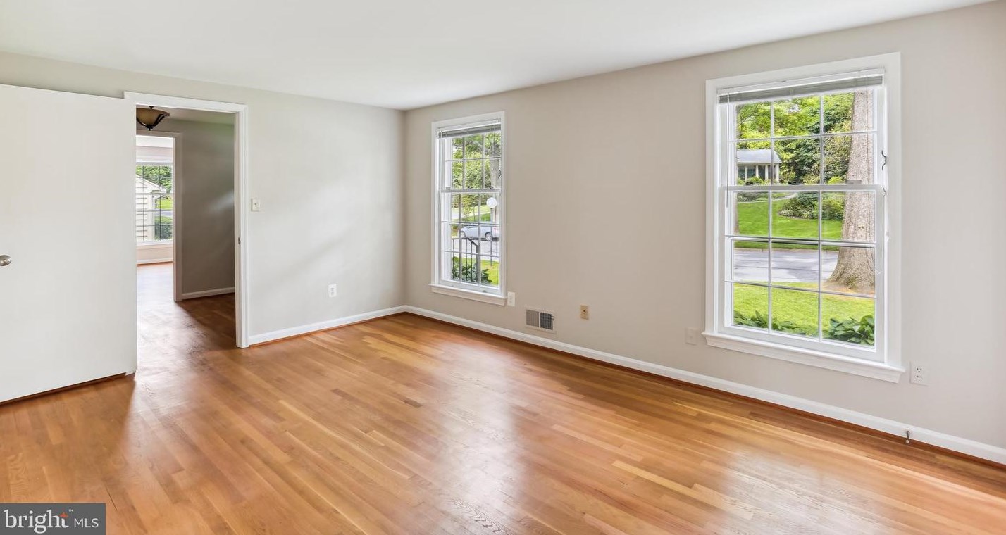 9764 Whetstone Dr, Gaithersburg MD 20886-3120 exterior