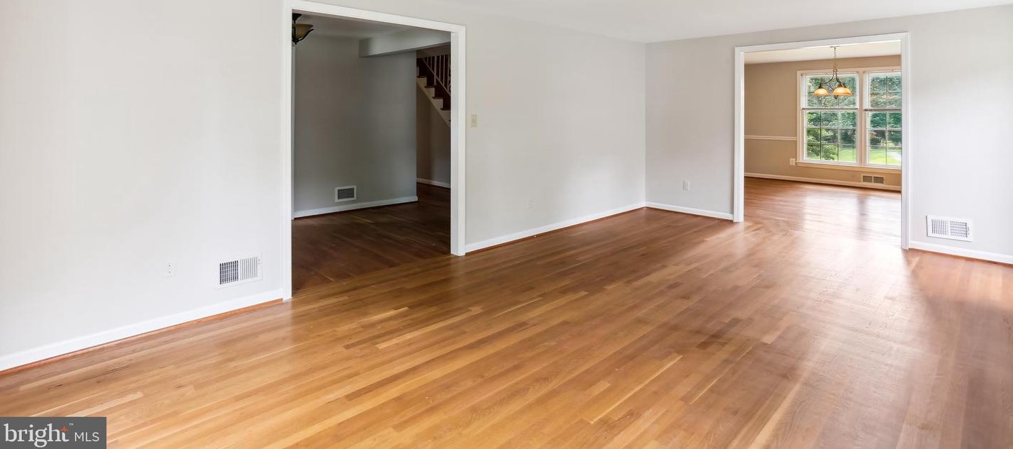 9764 Whetstone Dr, Gaithersburg MD 20886-3120 exterior