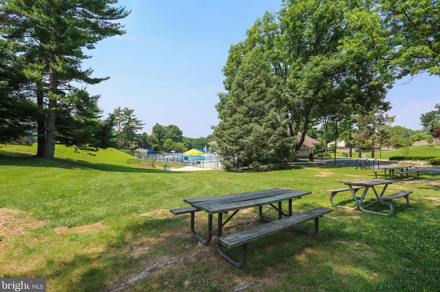 9764 Whetstone Dr, Gaithersburg MD 20886-3120 exterior