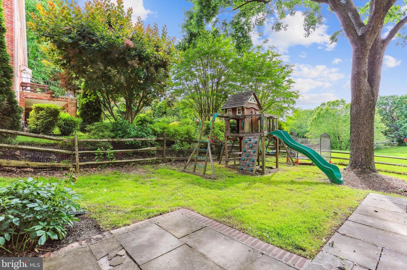 9764 Whetstone Dr, Gaithersburg MD 20886-3120 exterior