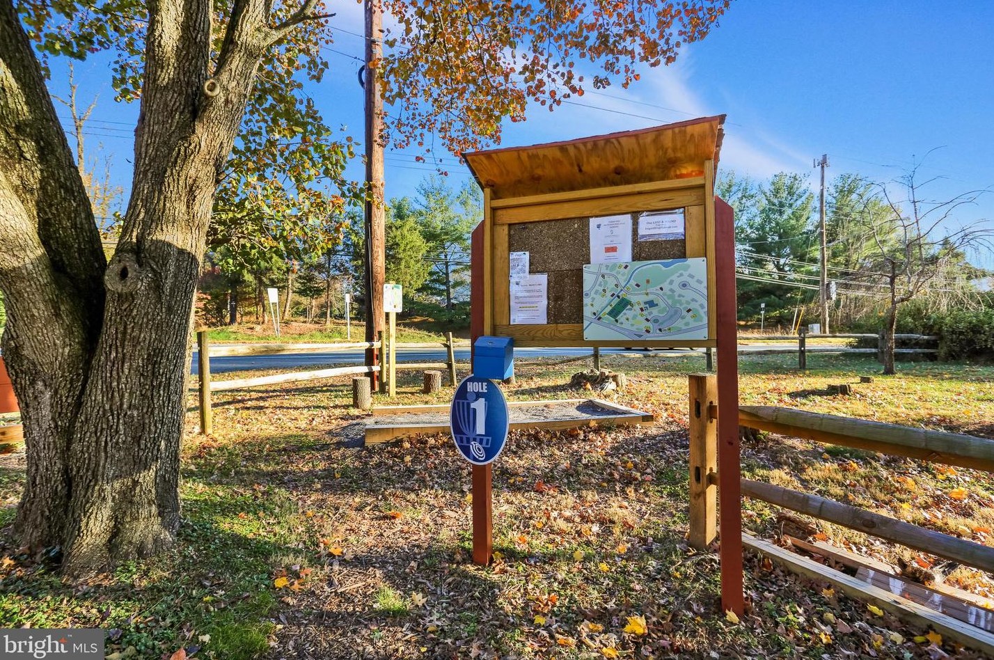 11104 Freas Dr, Gaithersburg MD 20878-2510 exterior