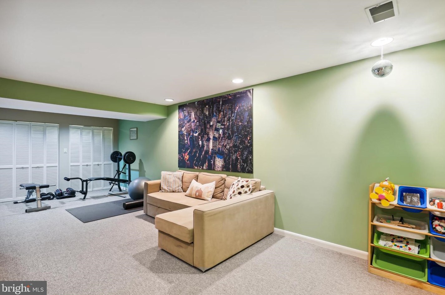 11104 Freas Dr, Gaithersburg MD 20878-2510 exterior