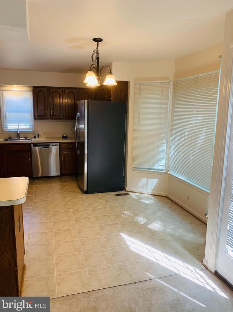 8329 Cottage Hill Ct, Gaithersburg MD  20877-3756 exterior