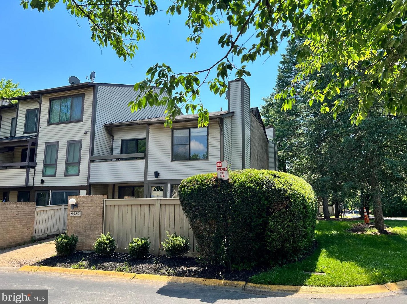 9520 Tunstall Pl, Gaithersburg MD  20886-0482 exterior