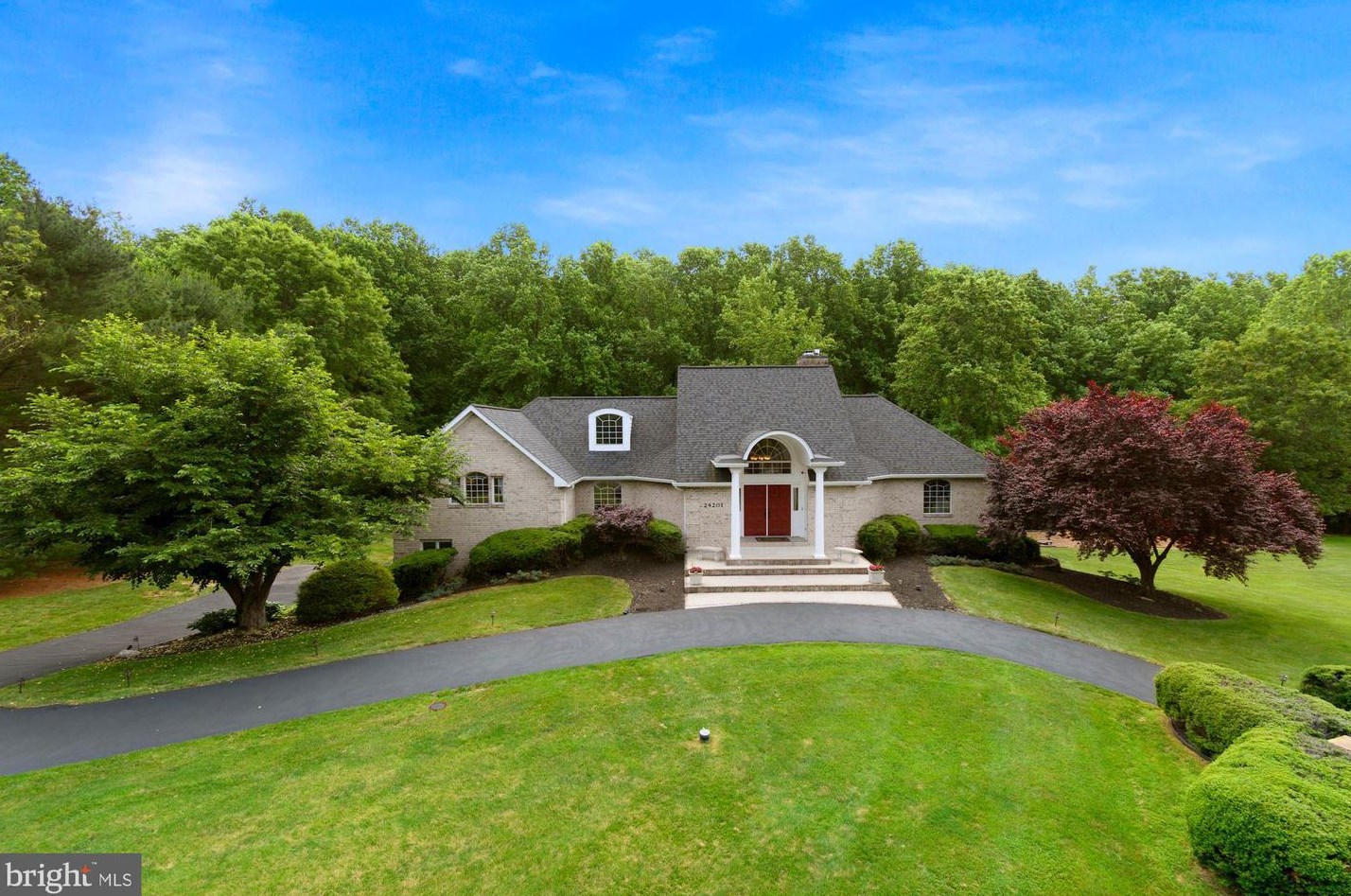 24201 Clematis Dr, Gaithersburg, MD 20882-3820