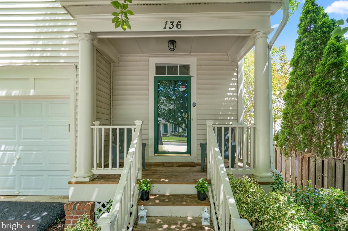 136 Painted Post Ln, Gaithersburg, MD 20878-5829