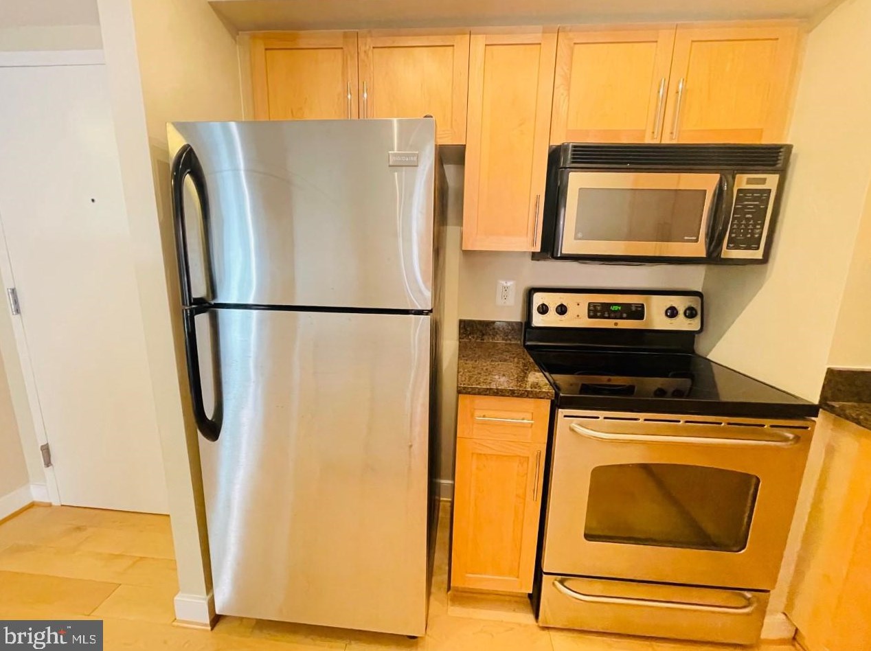 7500 Woodmont Ave #s703, Bethesda, MD 20814