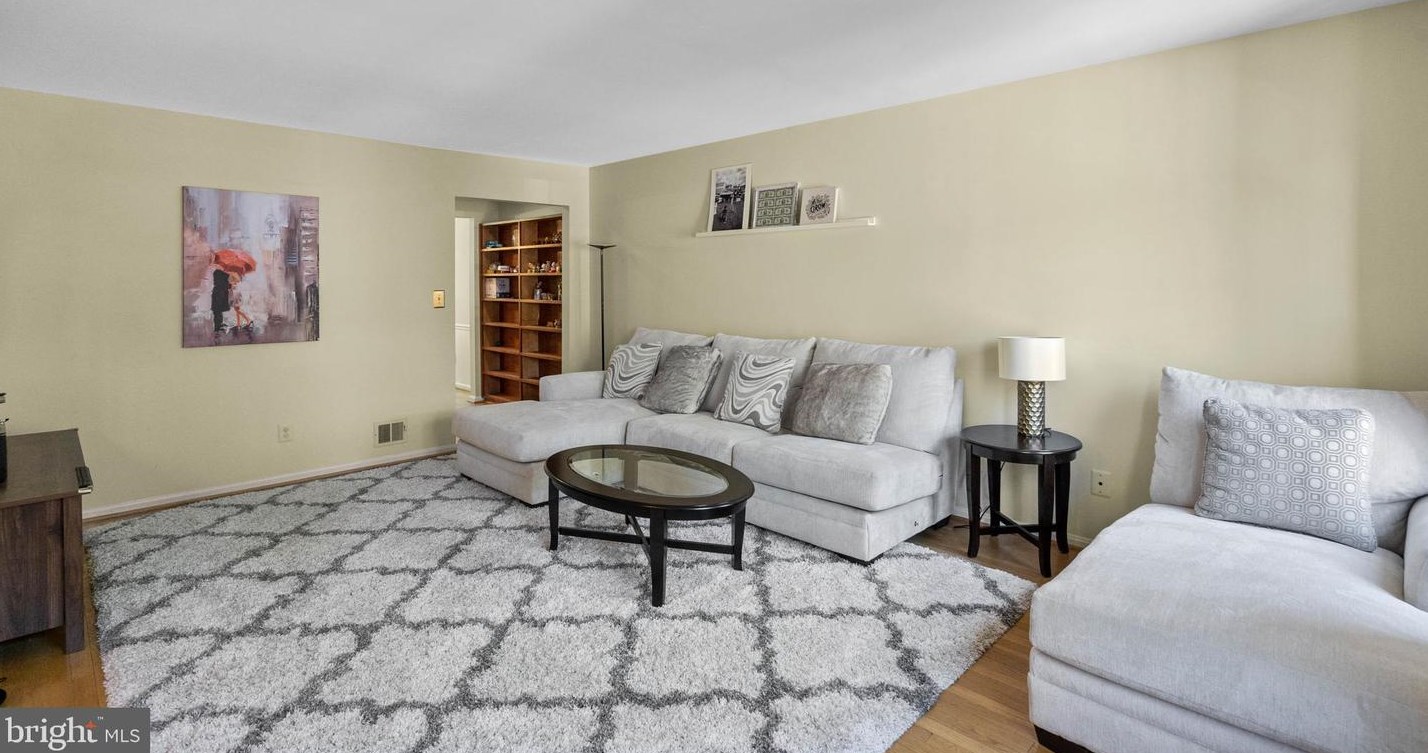 19809 Greenside Ter, Gaithersburg MD  20886-1904 exterior