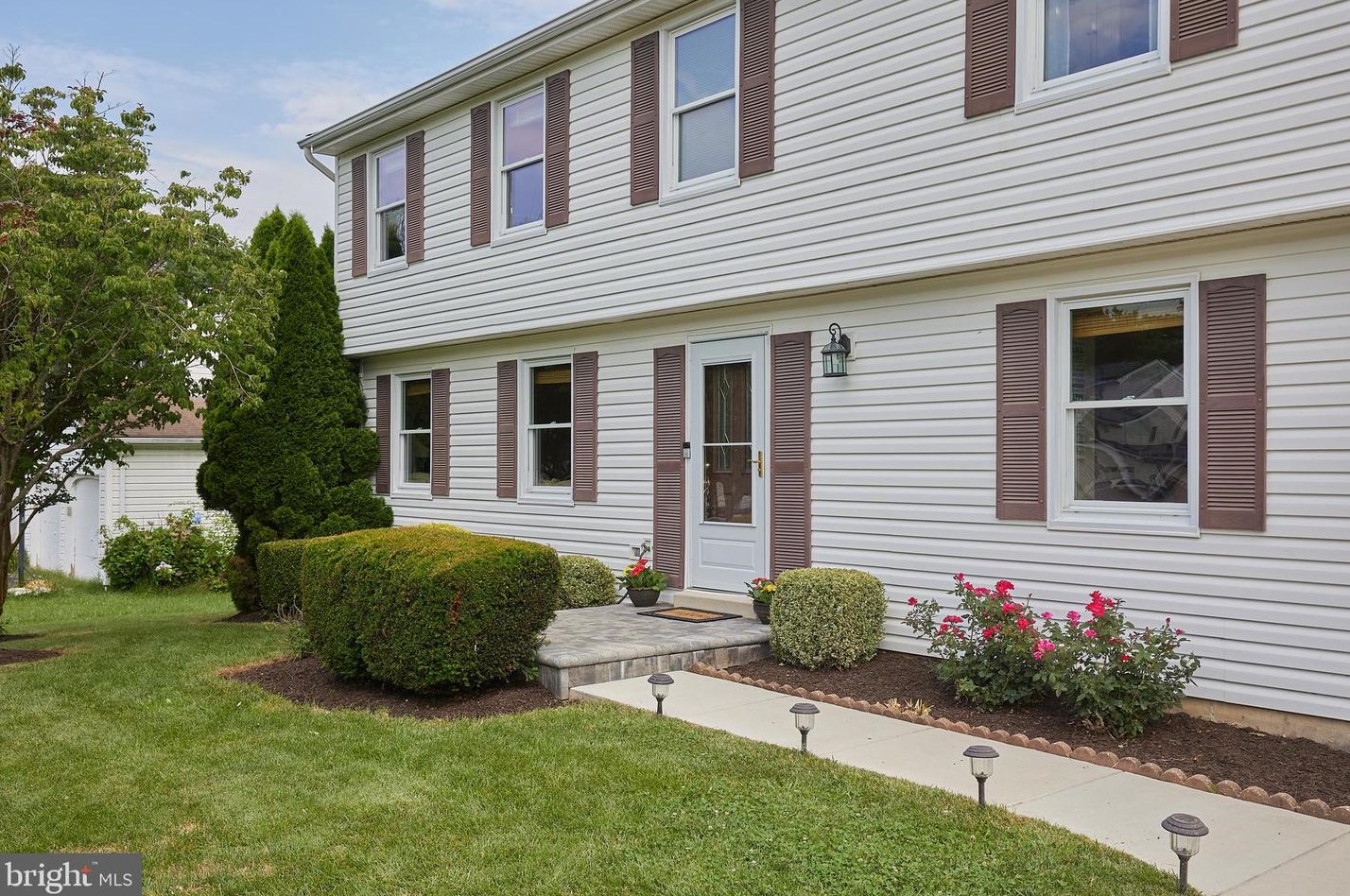 16736 Sioux Ln, Gaithersburg, MD 20878-2045