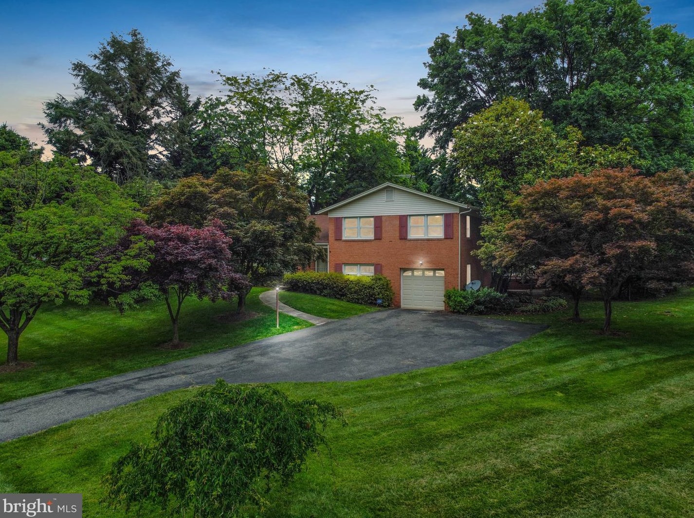 9125 Edgewood Dr, Gaithersburg, MD 20877-1536