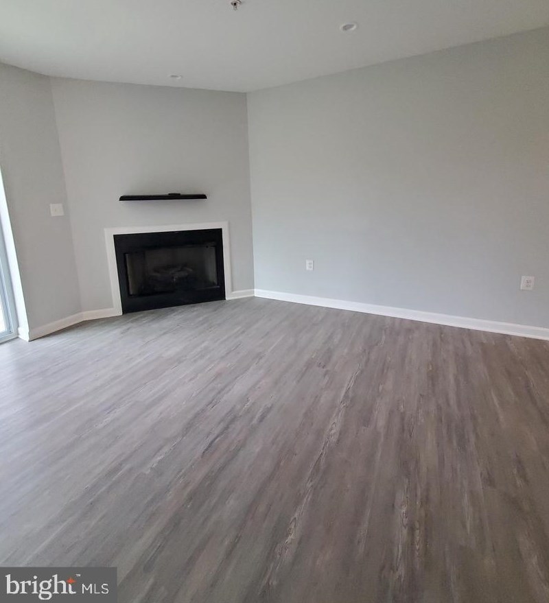 102 Garth Ter, Gaithersburg MD  20879-3222 exterior