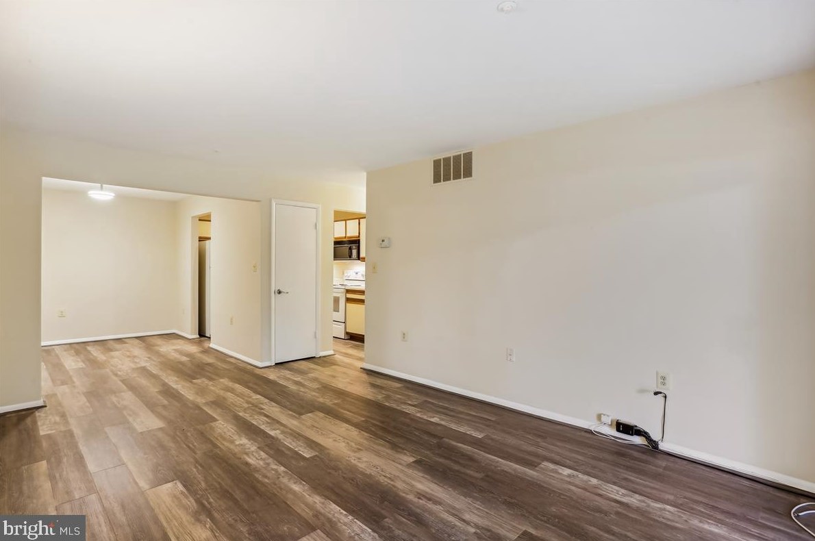 18401 Guildberry Dr #104, Gaithersburg, MD 20879