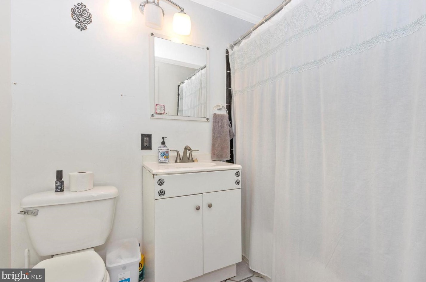 9245 Broadwater Dr, Gaithersburg MD  20879-2170 exterior