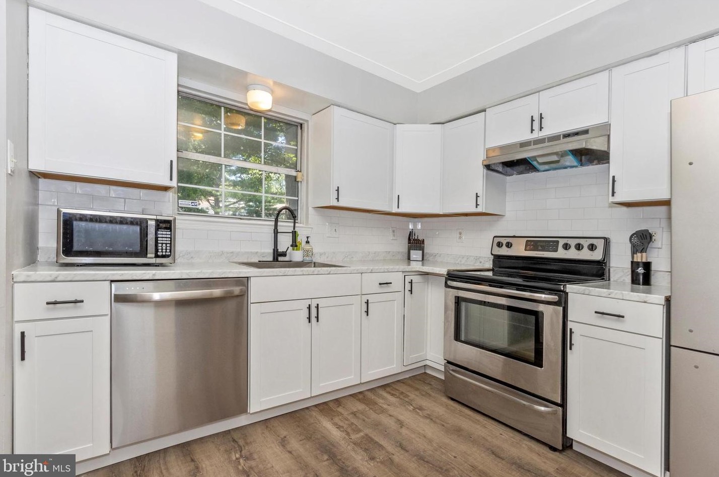 9245 Broadwater Dr, Gaithersburg MD  20879-2170 exterior