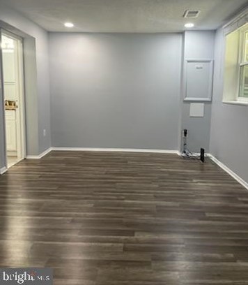 10235 Millstream Dr, Gaithersburg MD  20886-1053 exterior