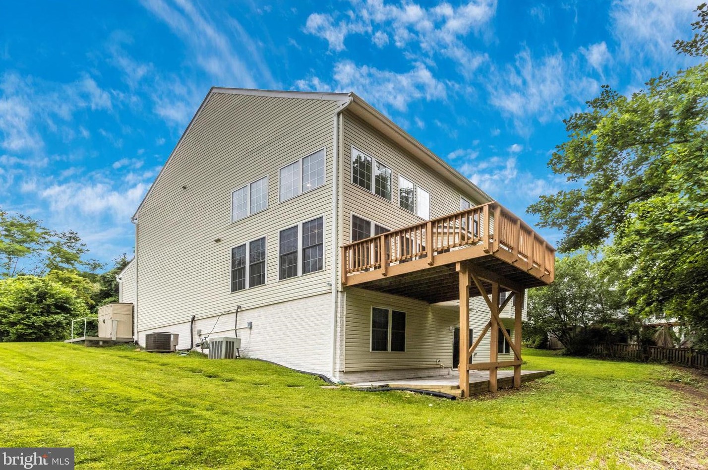 6 Sykes St, Gaithersburg MD  20877-3536 exterior