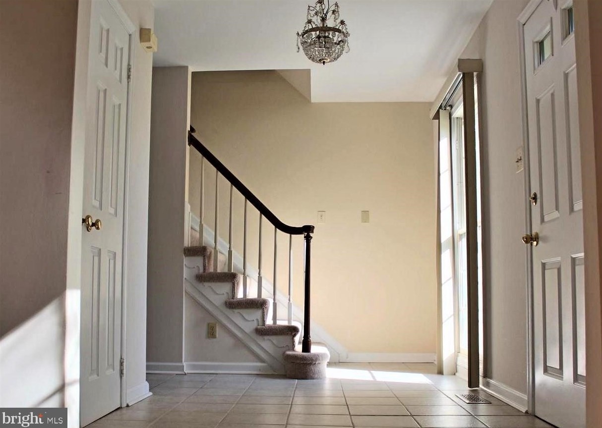17247 Sandy Knoll Dr, Olney, MD 20832
