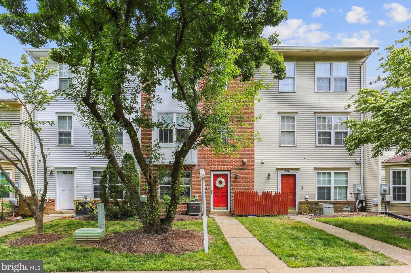 8224 Castlebury Ter, Gaithersburg MD  20879-5516 exterior