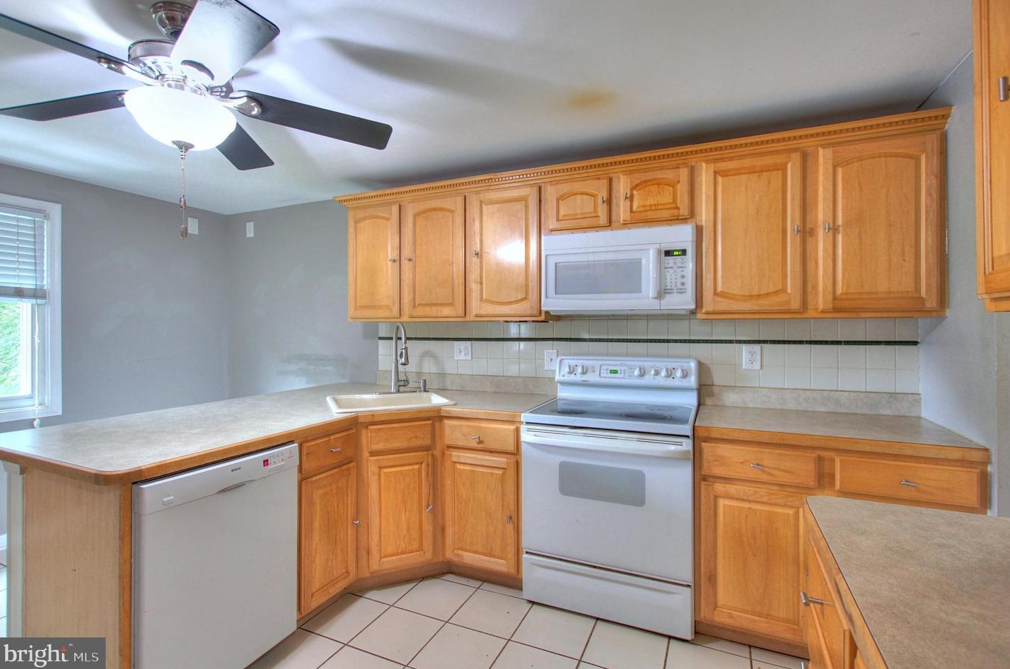 19043 Canadian Ct, Gaithersburg MD 20886-3939 exterior