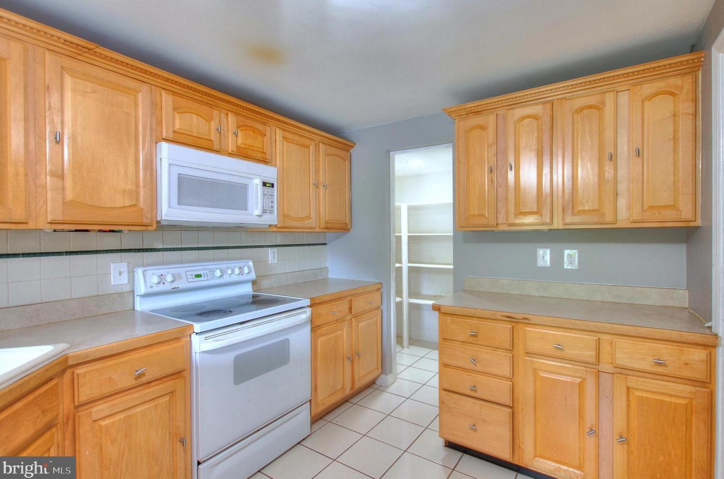 19043 Canadian Ct, Gaithersburg MD 20886-3939 exterior