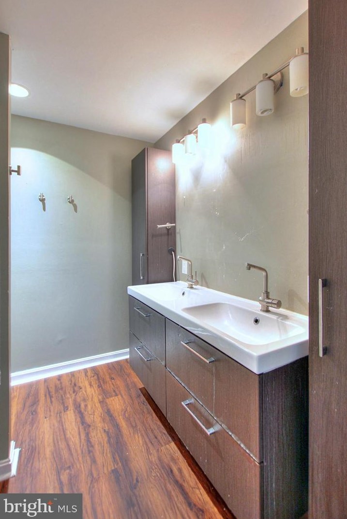 19043 Canadian Ct, Gaithersburg MD 20886-3939 exterior