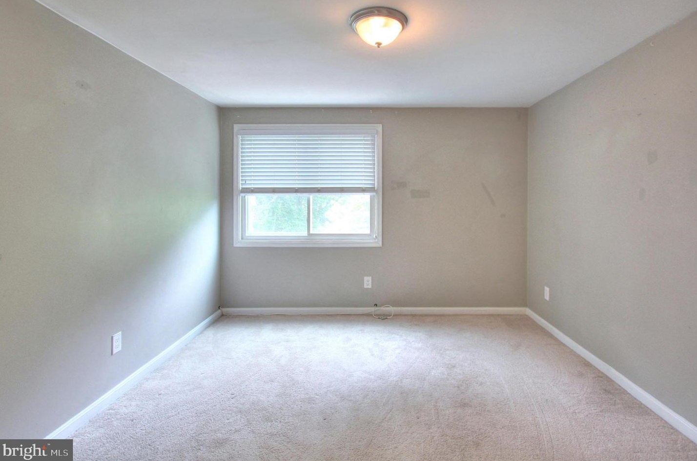 19043 Canadian Ct, Gaithersburg MD 20886-3939 exterior