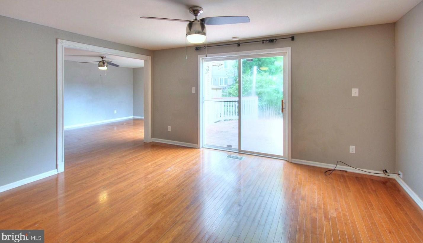 19043 Canadian Ct, Gaithersburg MD 20886-3939 exterior