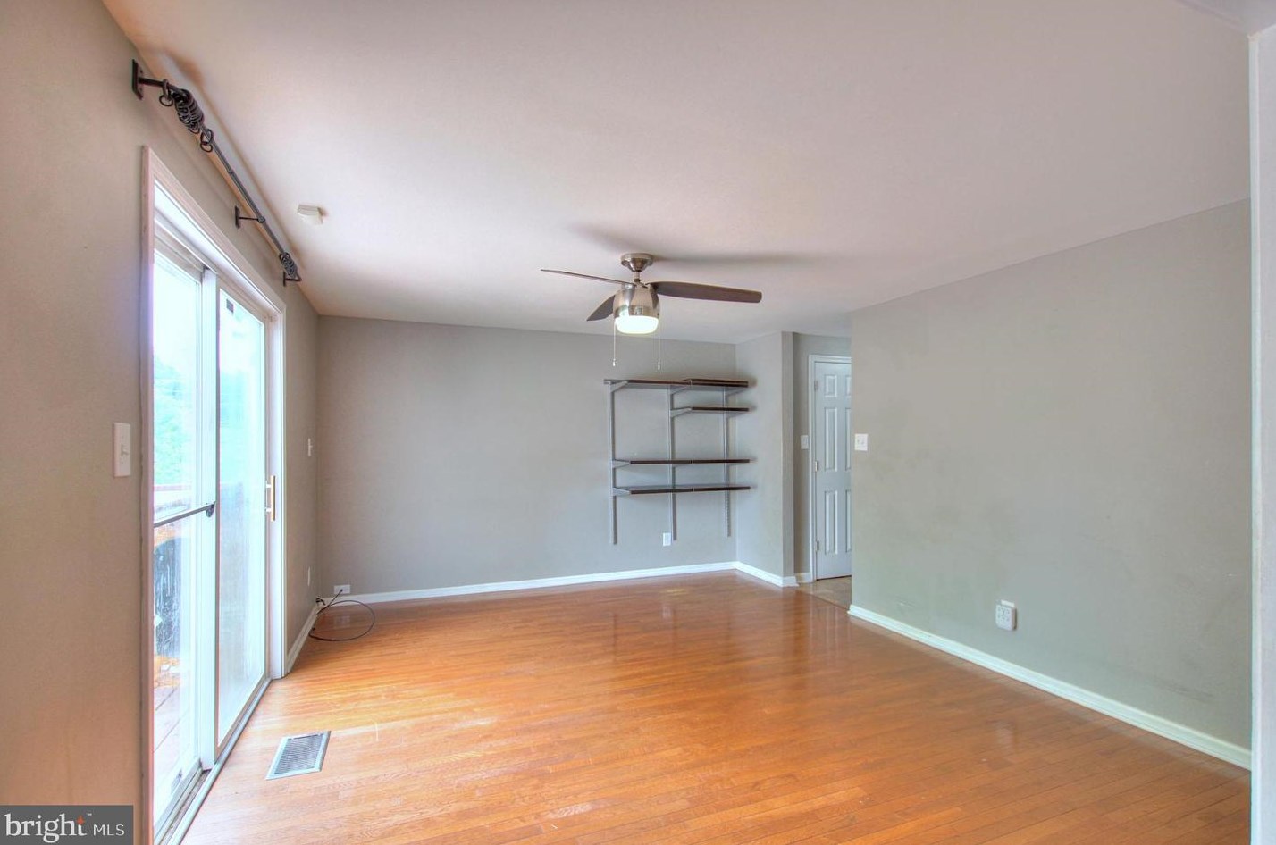 19043 Canadian Ct, Gaithersburg MD 20886-3939 exterior