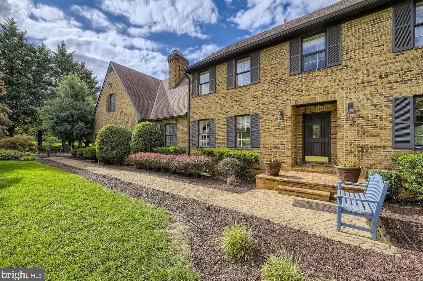 105 Ashton Oaks Ct, Ashton, MD 20861