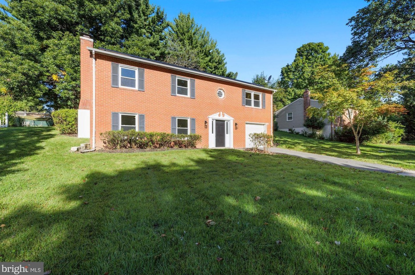 12029 Suffolk Ter, Gaithersburg, MD 20878-2042