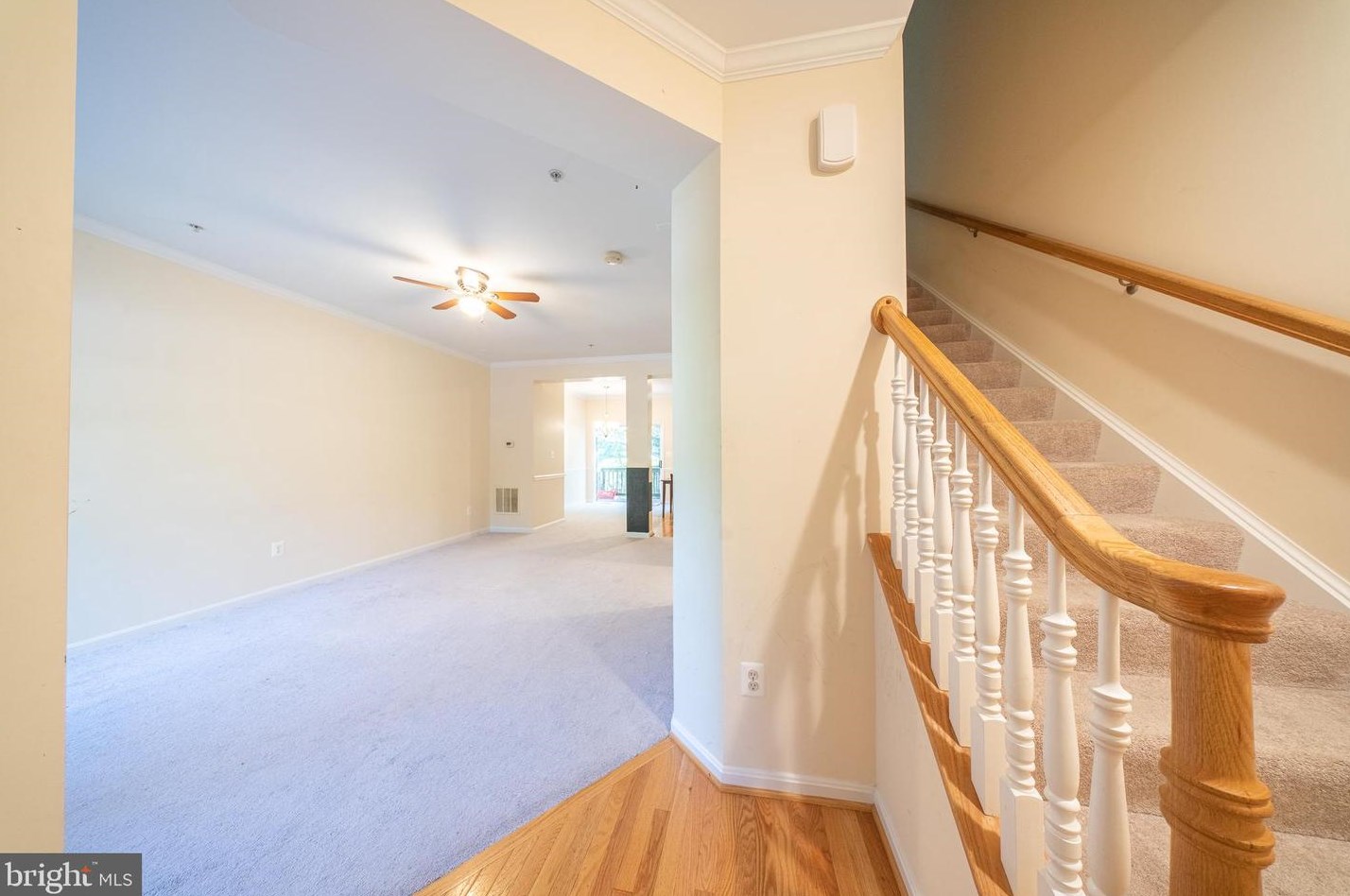 18719 Falling River Dr, Gaithersburg, MD 20879