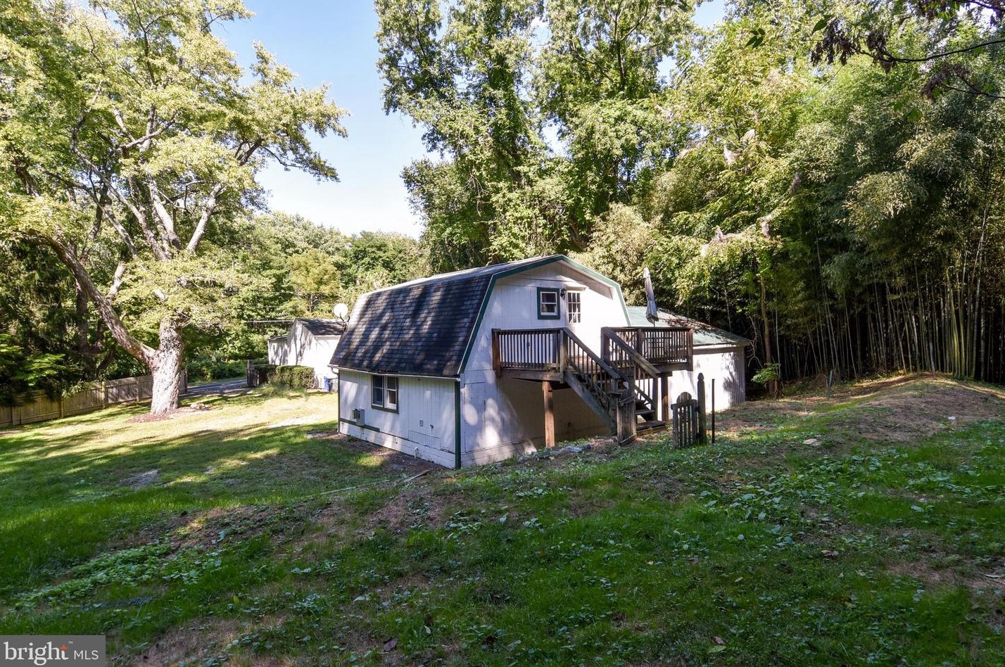 7520 Hawkins Creamery Rd, Gaithersburg MD 20882-3512 exterior