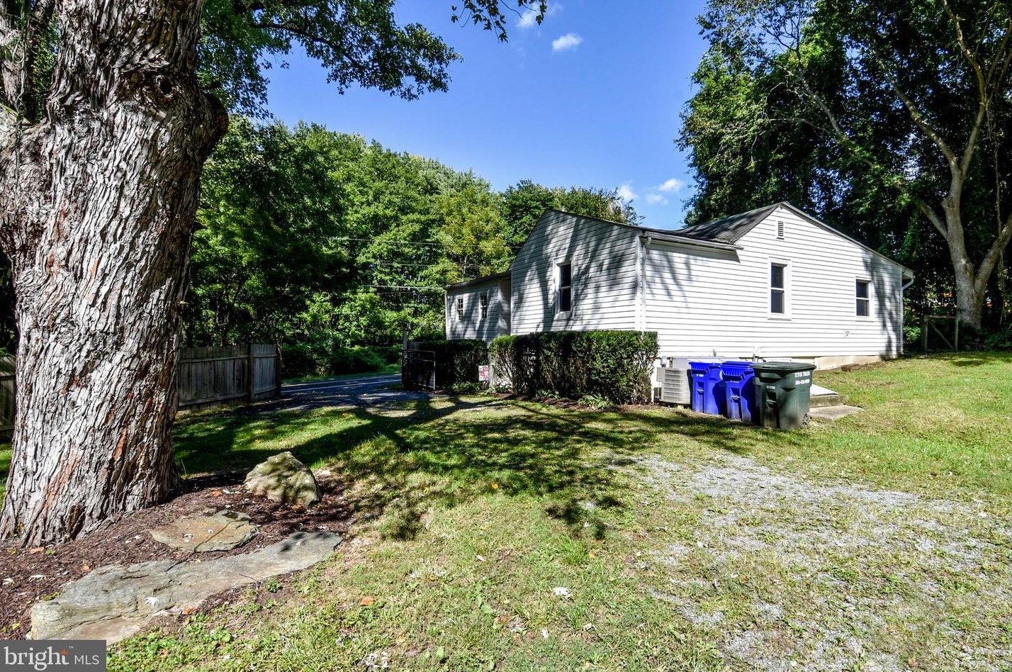 7520 Hawkins Creamery Rd, Gaithersburg MD 20882-3512 exterior