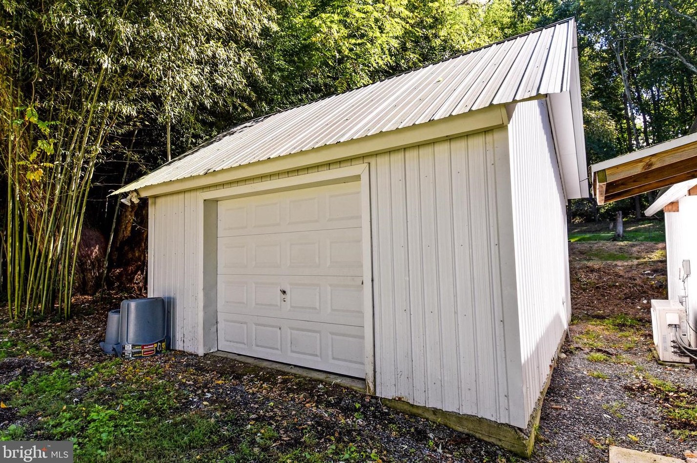 7520 Hawkins Creamery Rd, Gaithersburg MD 20882-3512 exterior