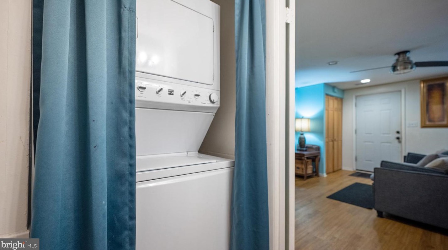 9423 Chadburn Pl, Gaithersburg MD 20886-4030 exterior