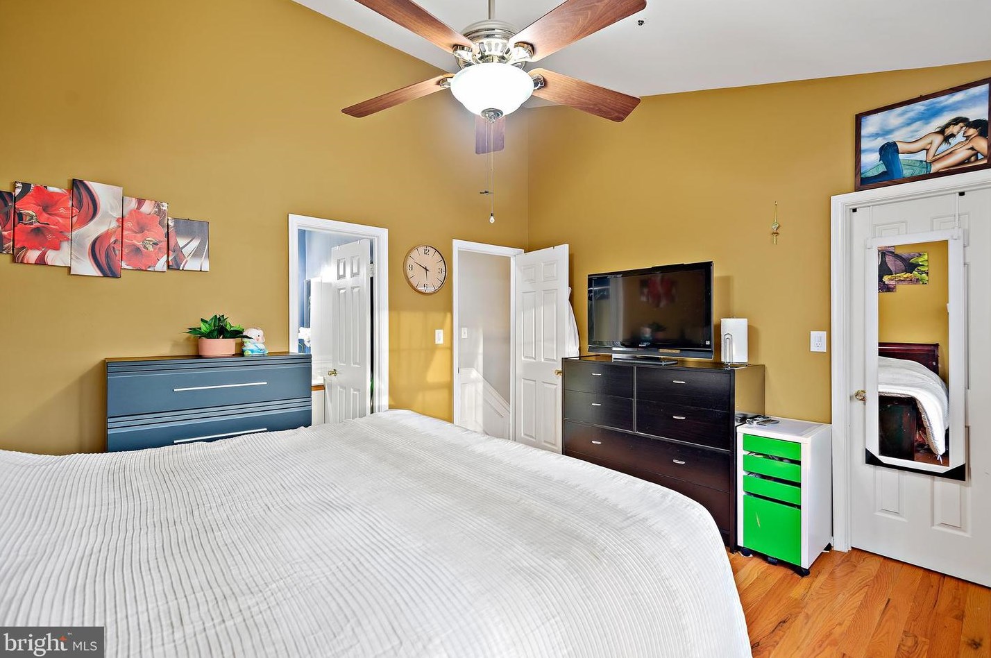 8465 Meadow Green Way, Gaithersburg MD  20877-3728 exterior