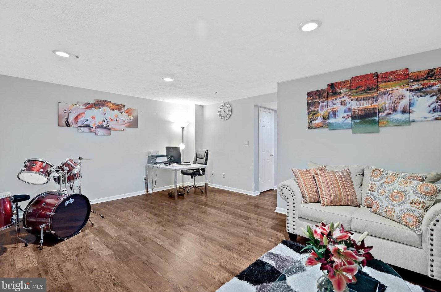 8465 Meadow Green Way, Gaithersburg MD  20877-3728 exterior