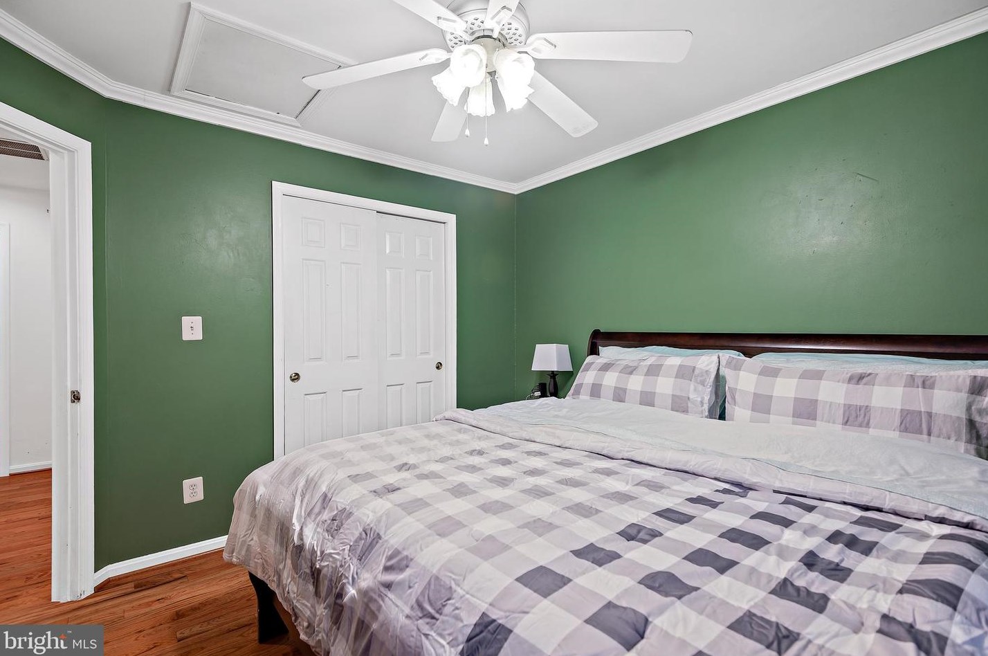 8465 Meadow Green Way, Gaithersburg MD  20877-3728 exterior