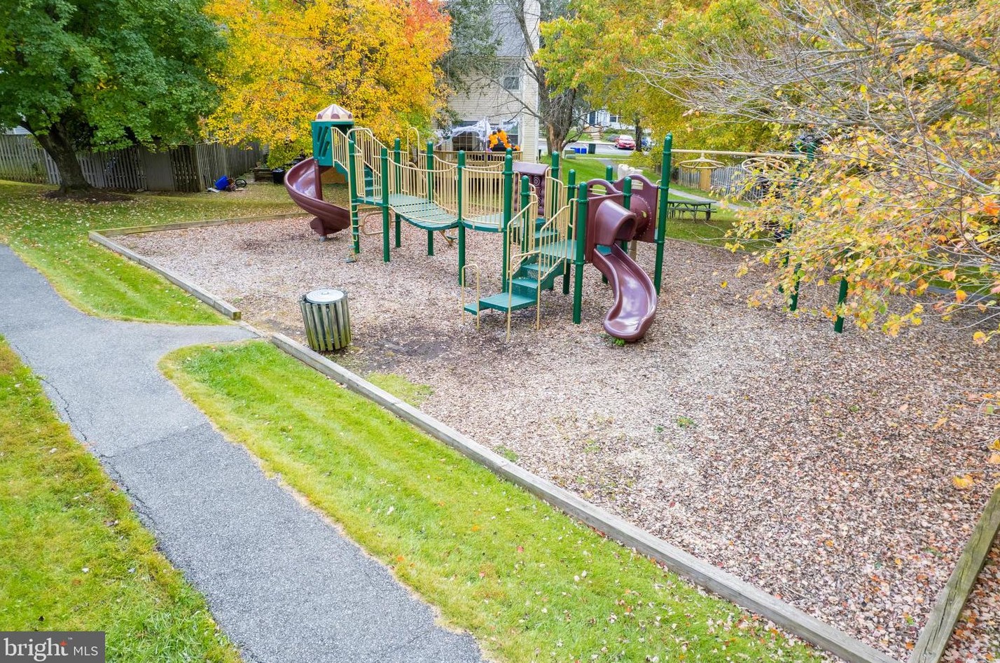 8465 Meadow Green Way, Gaithersburg MD  20877-3728 exterior