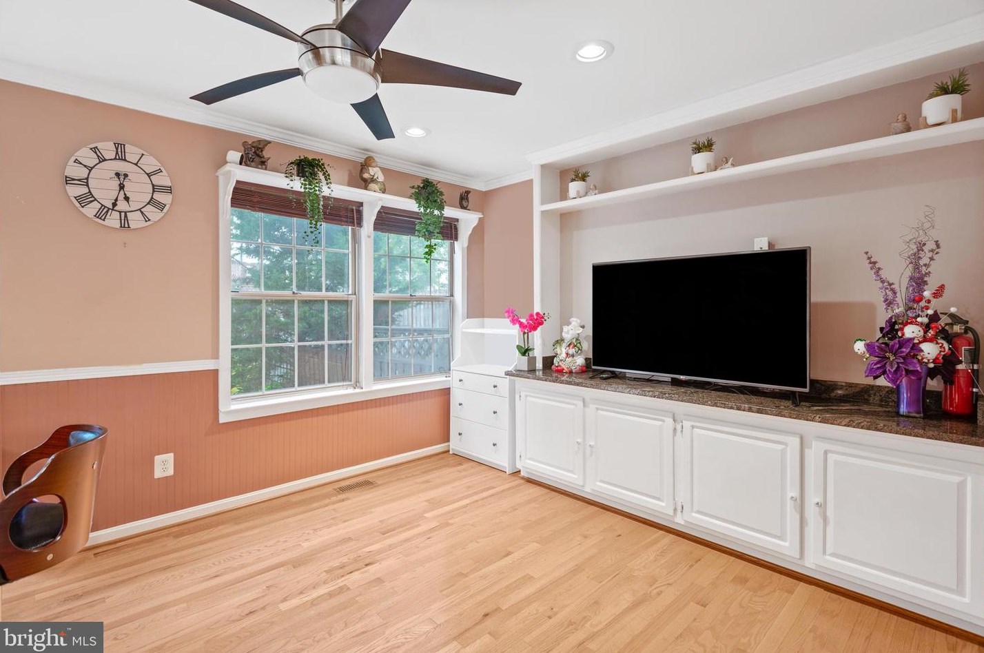 8465 Meadow Green Way, Gaithersburg MD  20877-3728 exterior