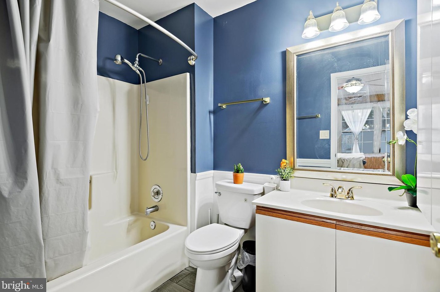8465 Meadow Green Way, Gaithersburg MD  20877-3728 exterior